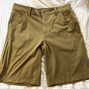 Eastern Mountain Sports Compass short